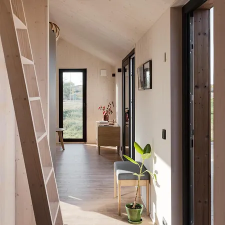 Villa Premium For Professionals & Executives Who Demand Quality Two Bedrooms *